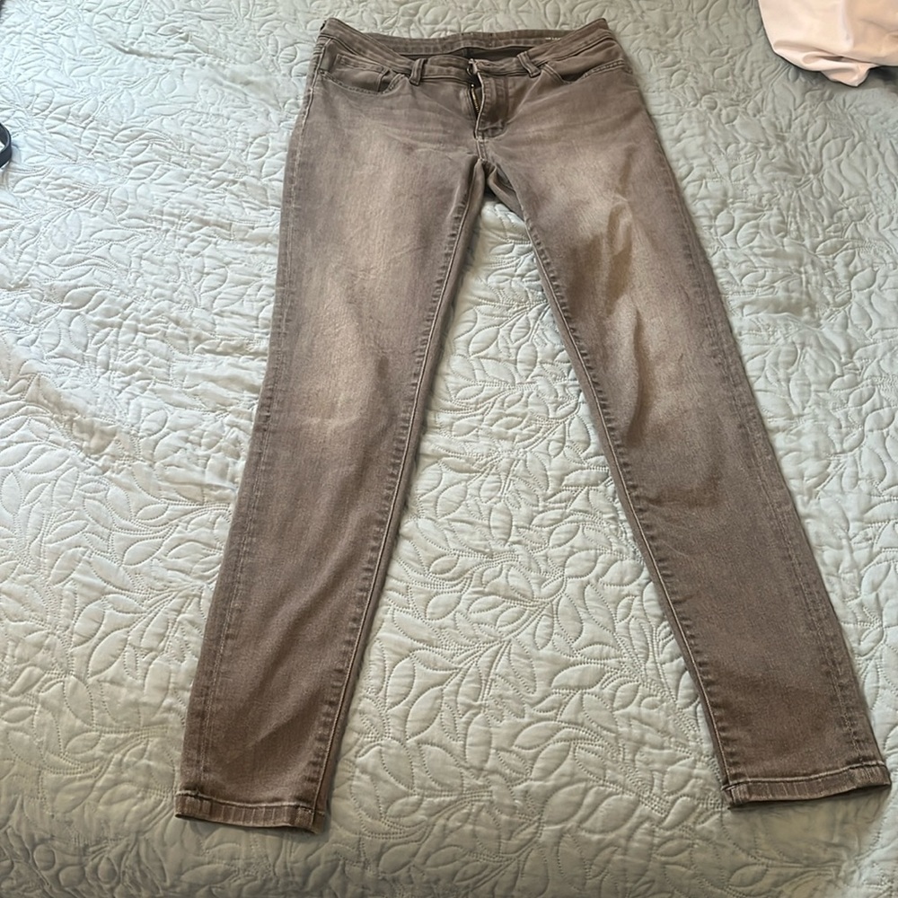 Like new Dish skinny jeans.